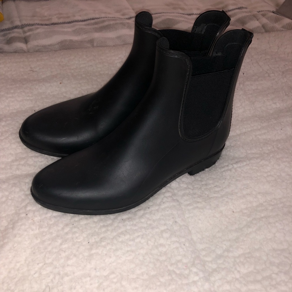 Womens size 9 black rain boots